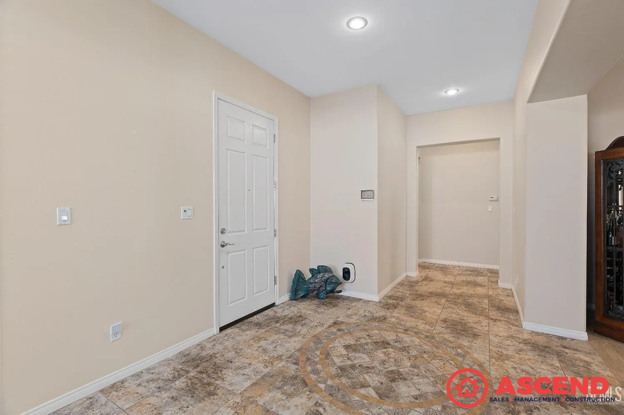5005 Boulder Creek Pl - Photo 6 of 23
