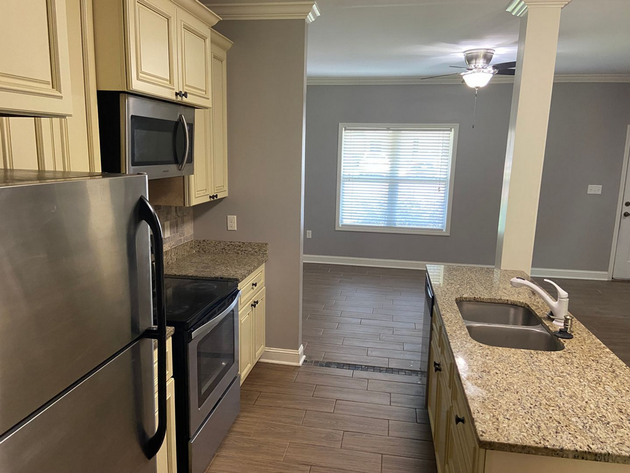 403 Shady Park Cv - Photo 4 of 10