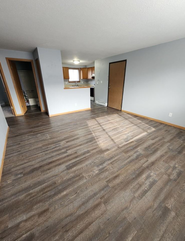 3190 8th St - Photo 4 of 7