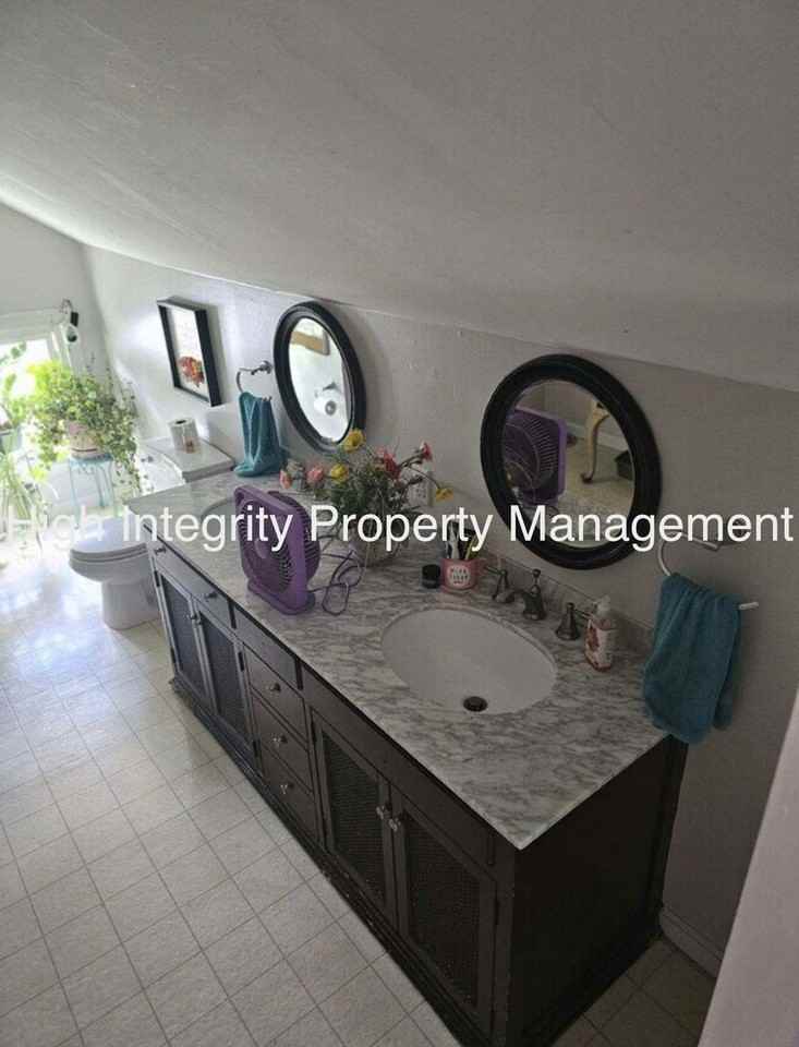 1001 Kendall St - Photo 2 of 9