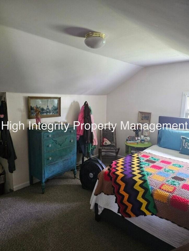 1001 Kendall St - Photo 3 of 9