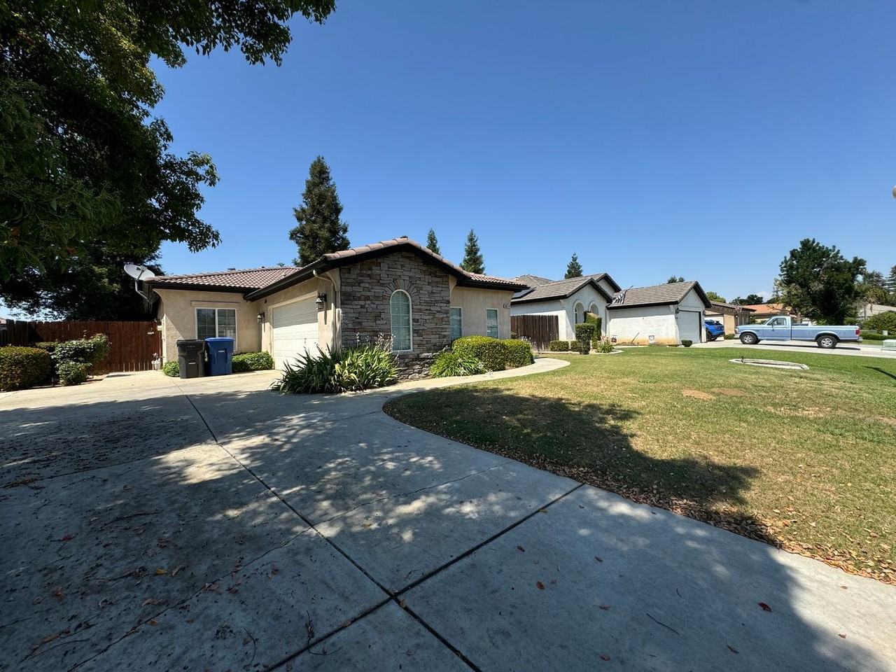 9814 Bossa Nova Ct - Photo 2 of 15