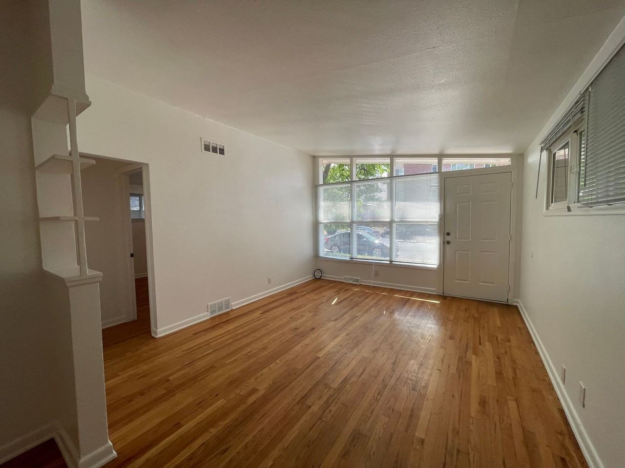 1930 Dallas St - Photo 3 of 24
