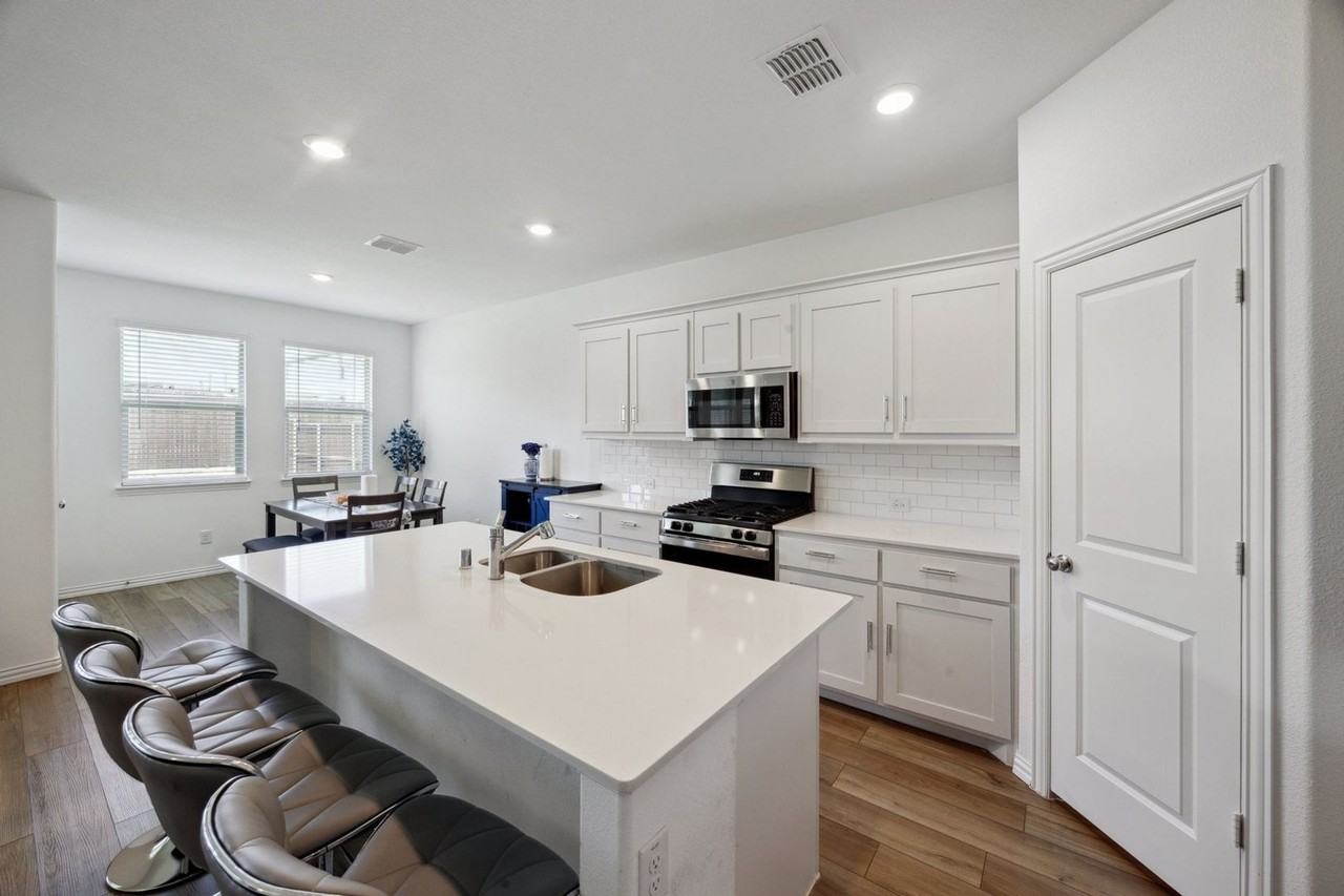 4325 Westminster Ave - Photo 3 of 19