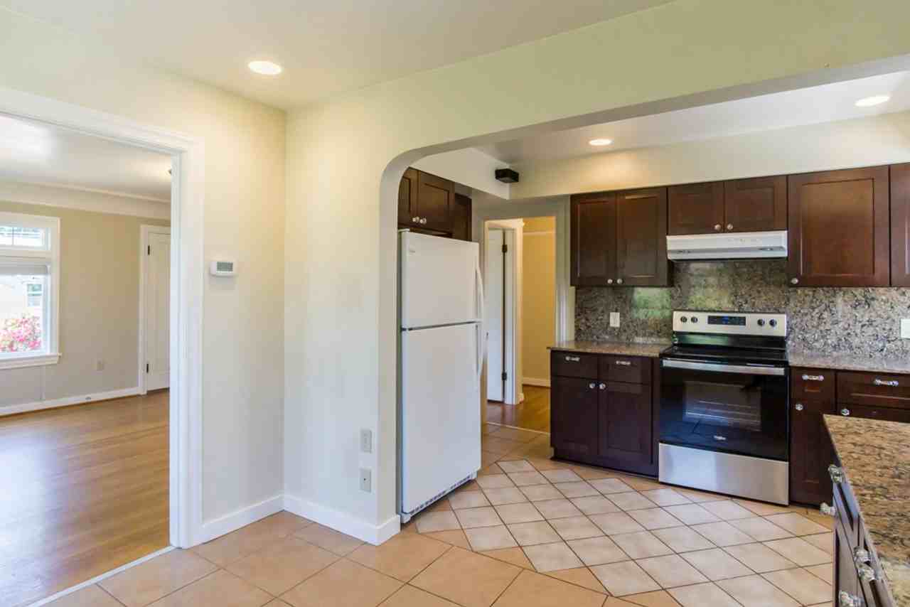 507 Ne 91st St - Photo 4 of 41