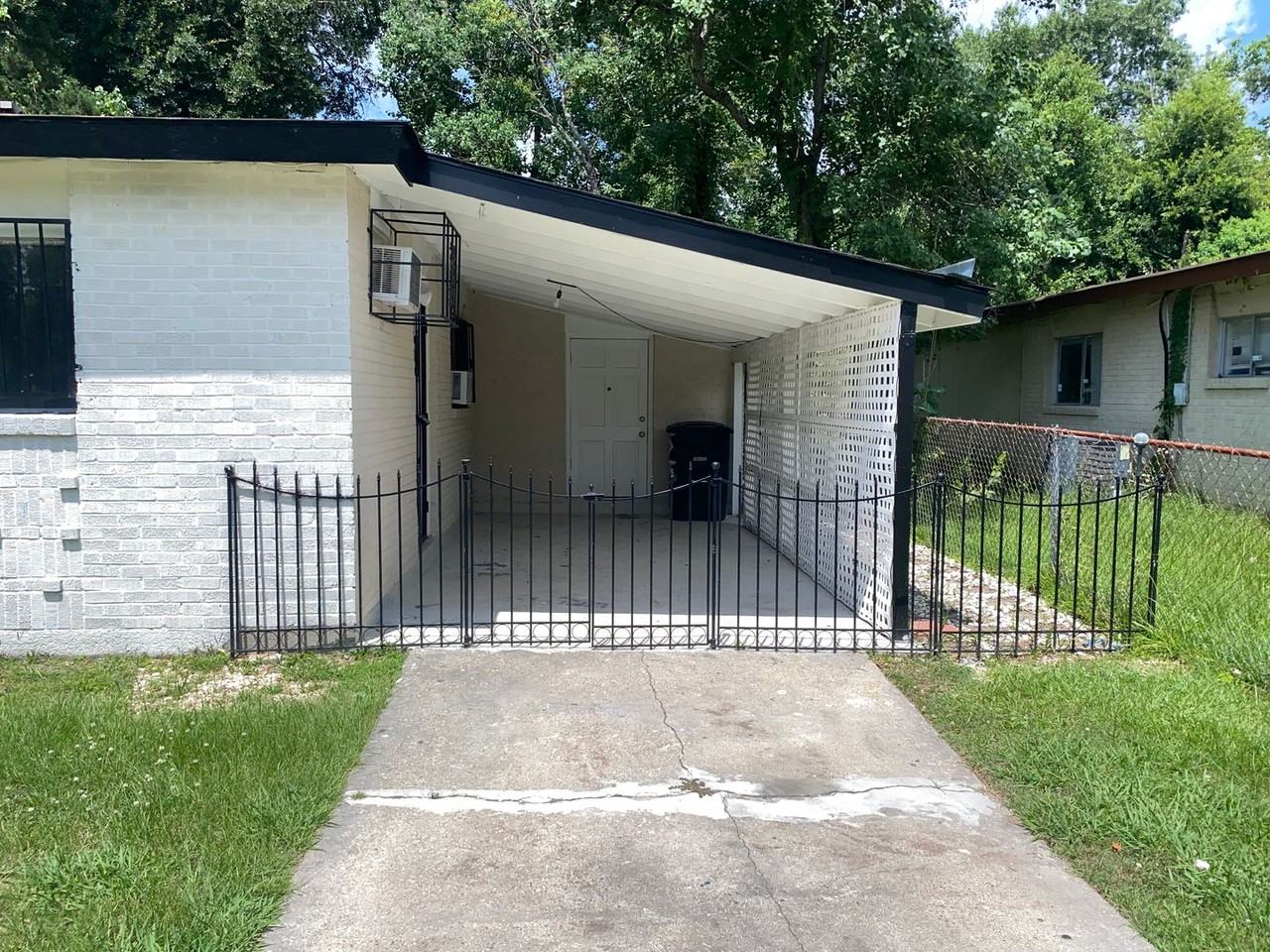 12355 Palmyra Dr - Photo 2 of 12