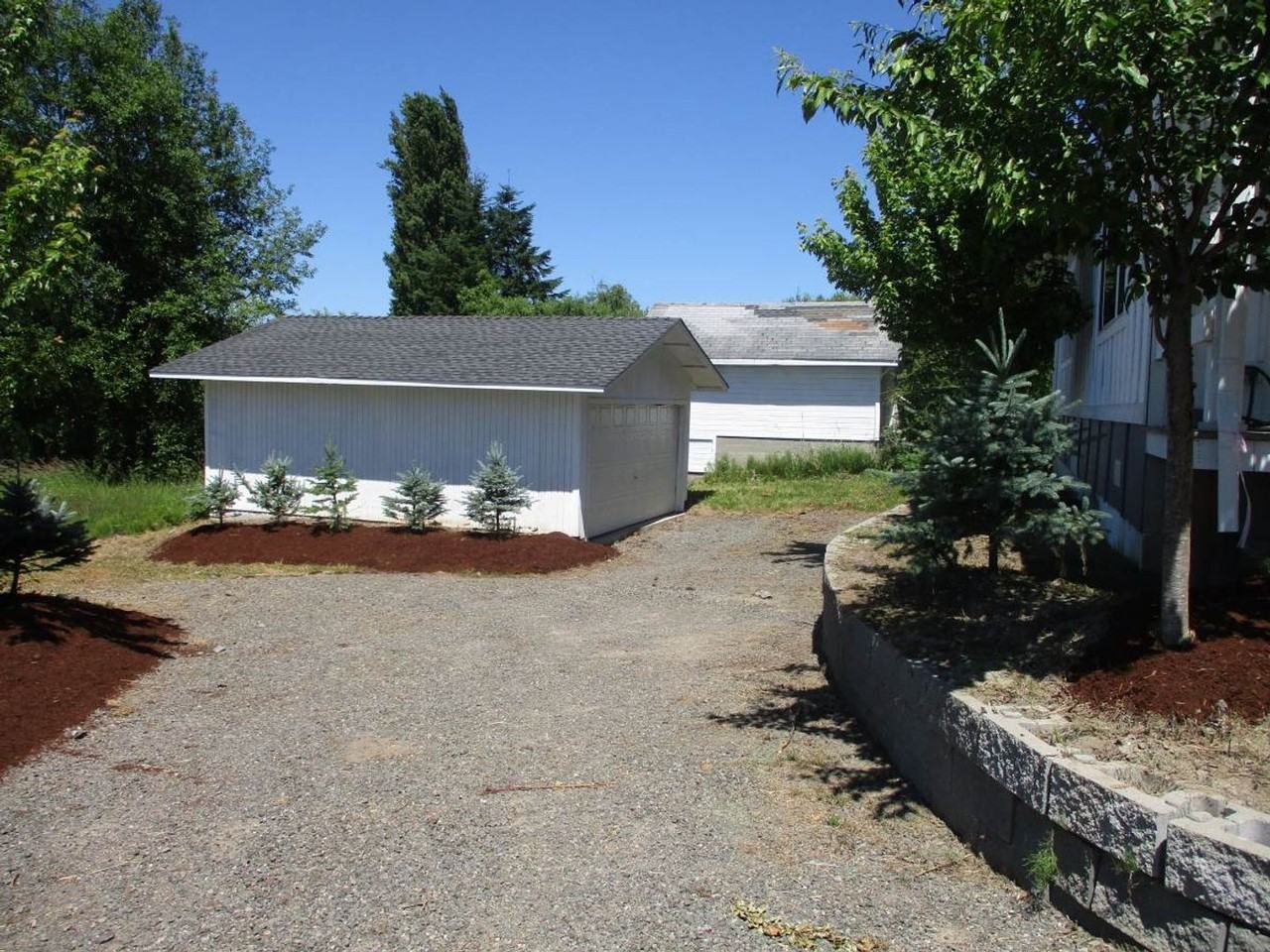 2810 Long Lake Rd Se - Photo 3 of 17