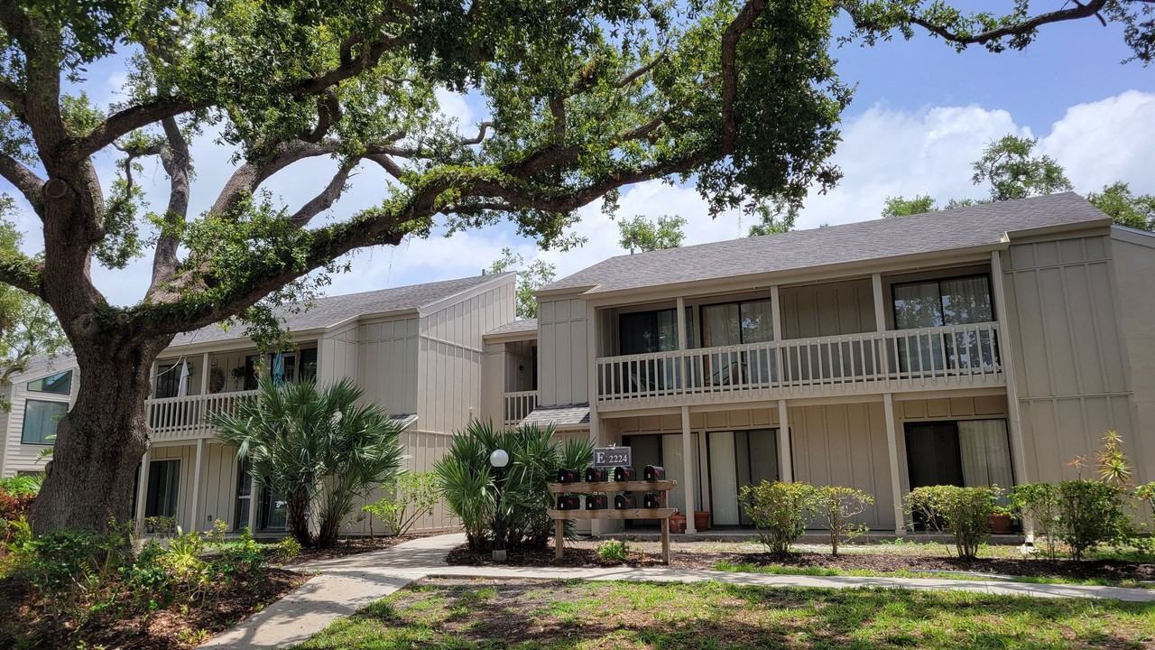 2224 Bahia Vista St #E1 - Photo 2 of 27