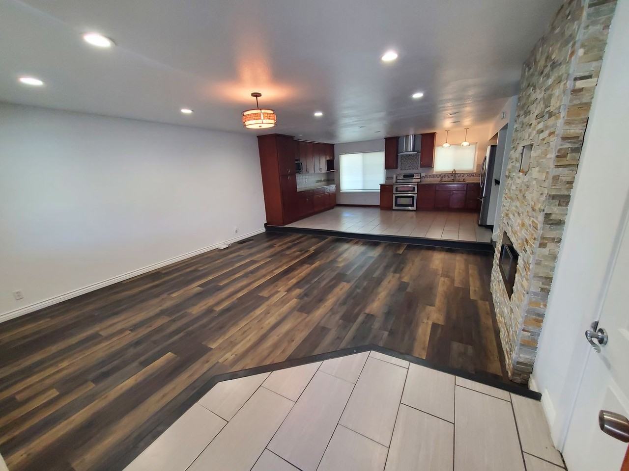 6760 Maple Dr - Photo 3 of 40