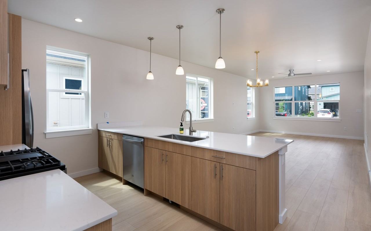 608 Companion Way - Photo 4 of 25
