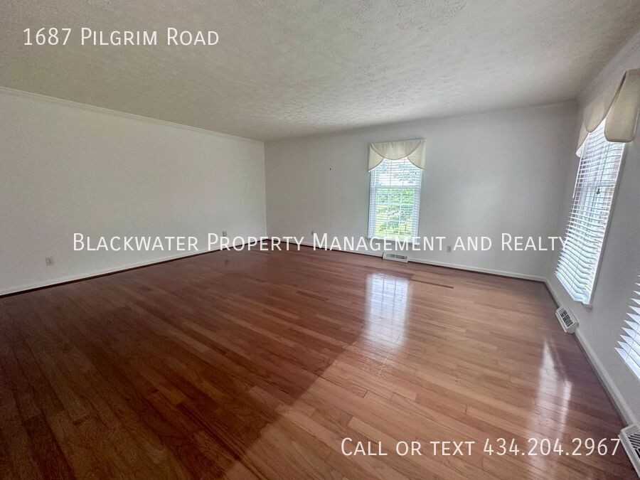 1687 Pilgrim Rd - Photo 3 of 34