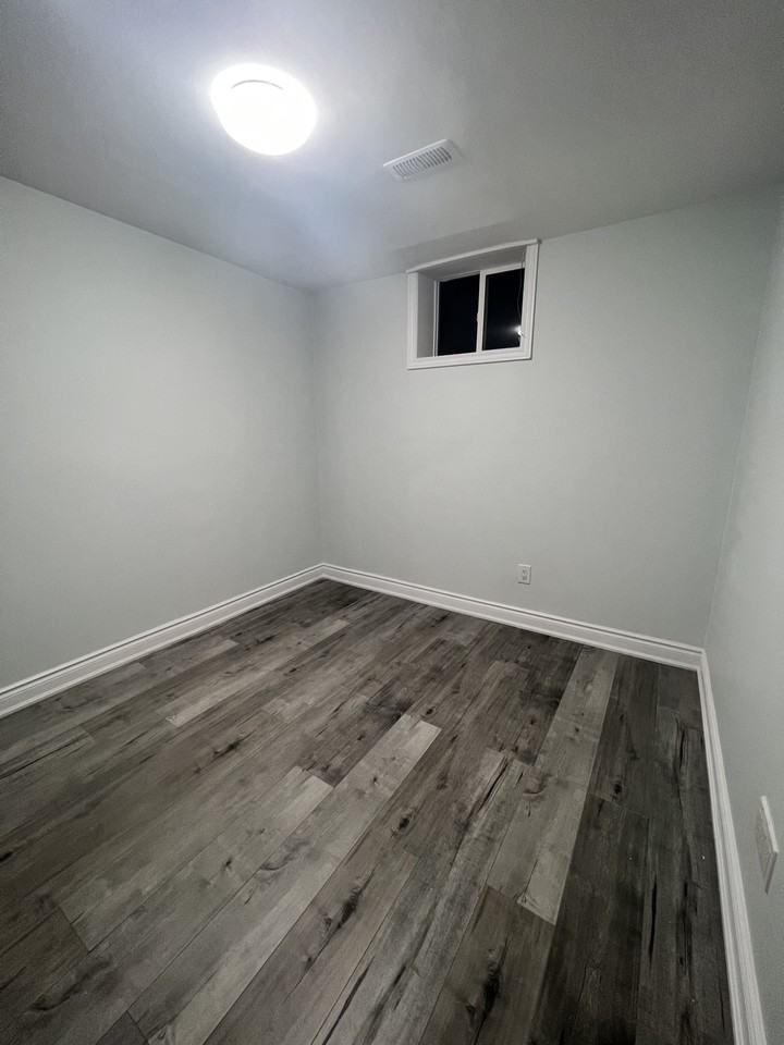 11 Crowsnest Crescent - Photo 3 of 21