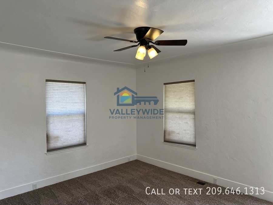 405 S Laurel St - Photo 3 of 50