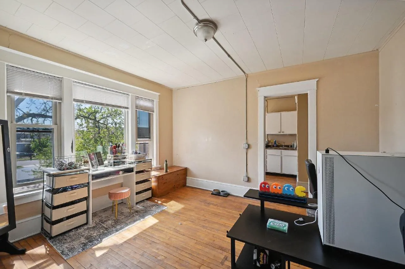 108 N Main St #3 - Photo 2 of 18