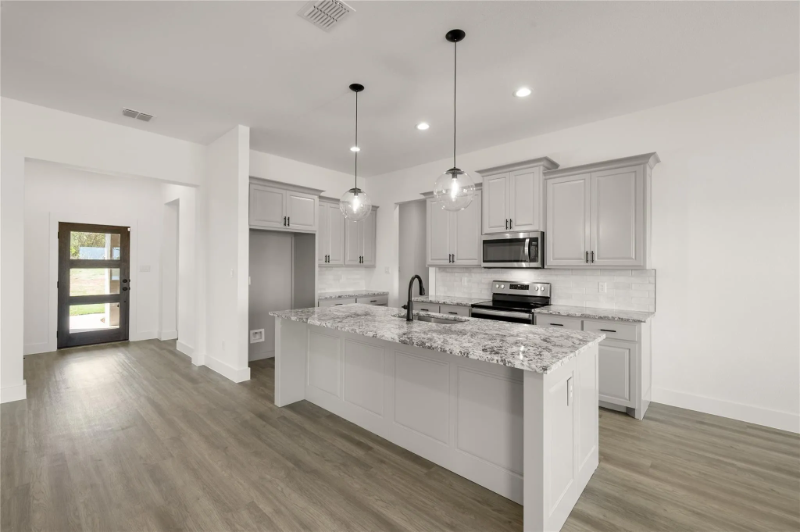 701 Shadle Rd - Photo 3 of 7