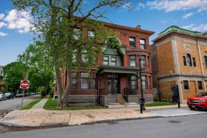 featured image of 215 Allen St
