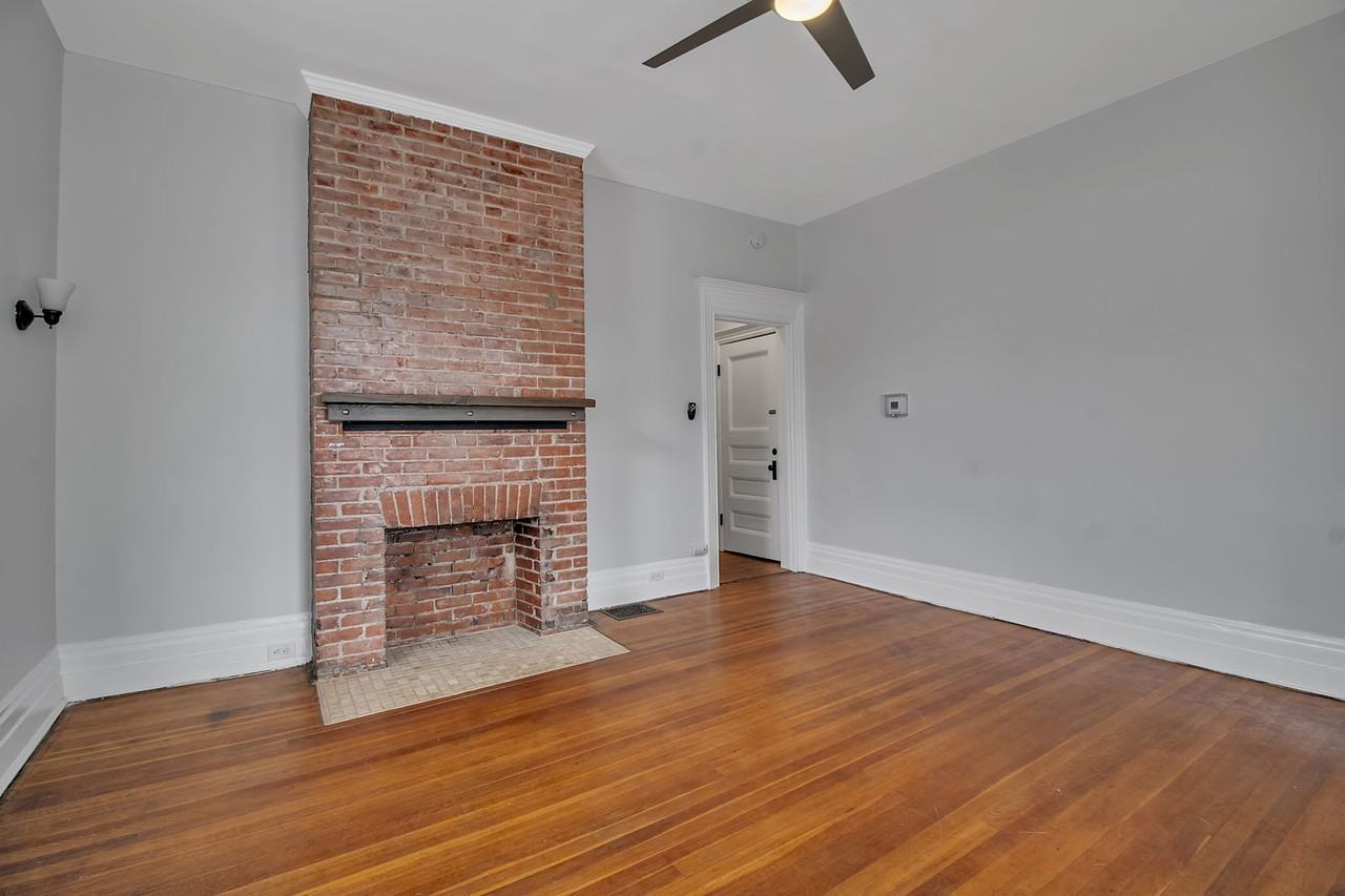 215 Allen Street - Photo 5 of 25