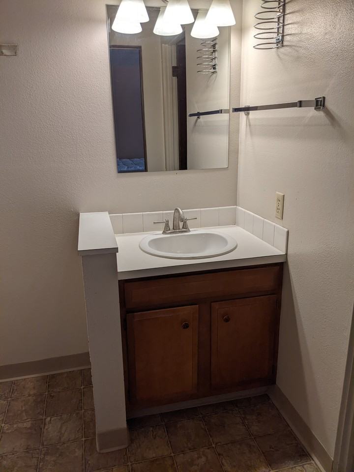 Grizzly Apartments - Photo 3 of 16