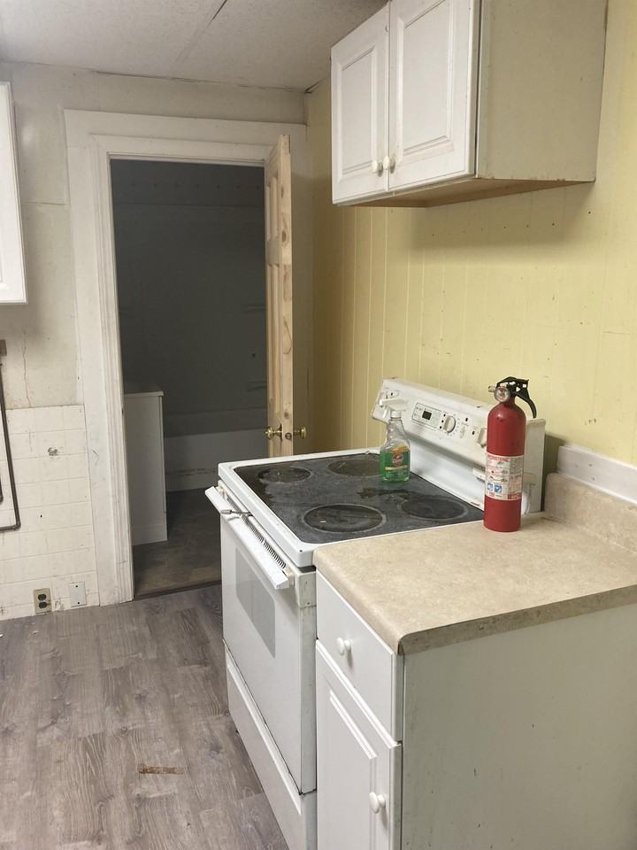 434 Crescent St - Photo 3 of 9