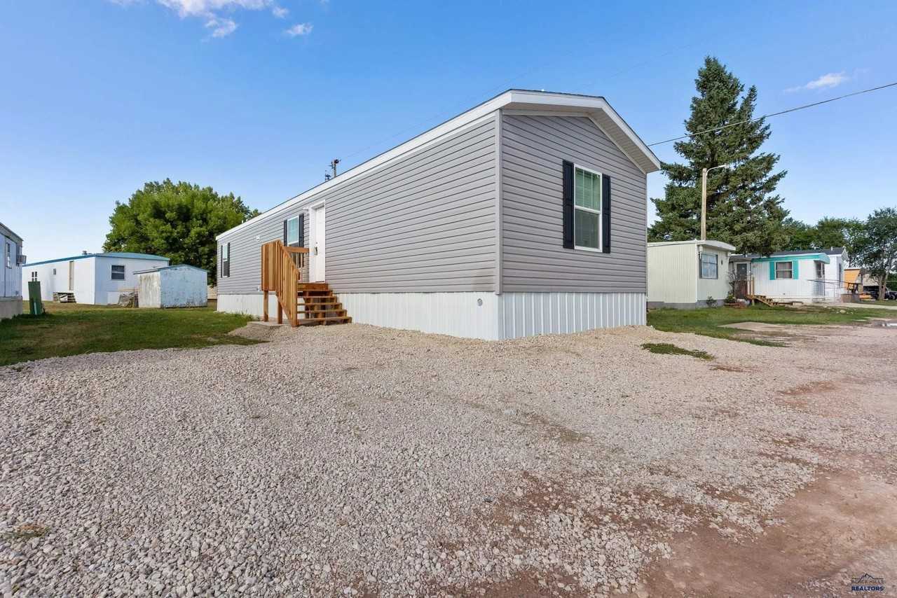 Plainsview Mobile Manor - Photo 5 of 10