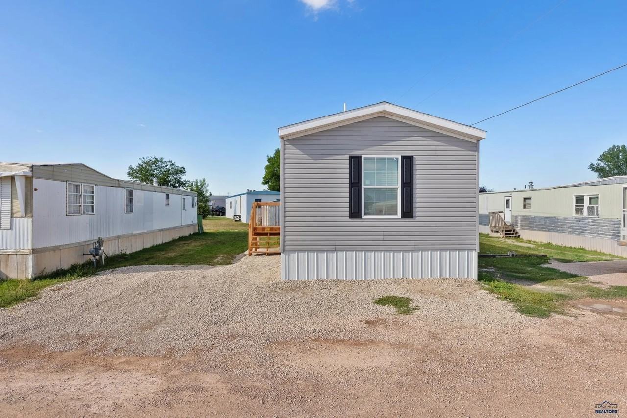 Plainsview Mobile Manor - Photo 6 of 10