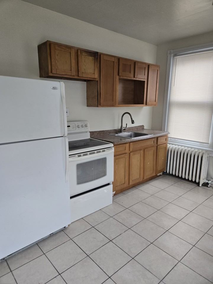 111 East Wyoming Avenue - Photo 3 of 14