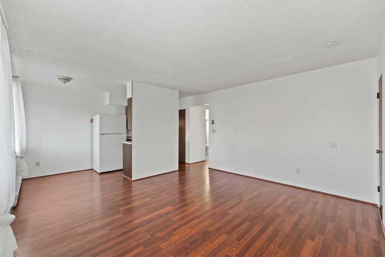 505 24th St - Photo 3 of 10