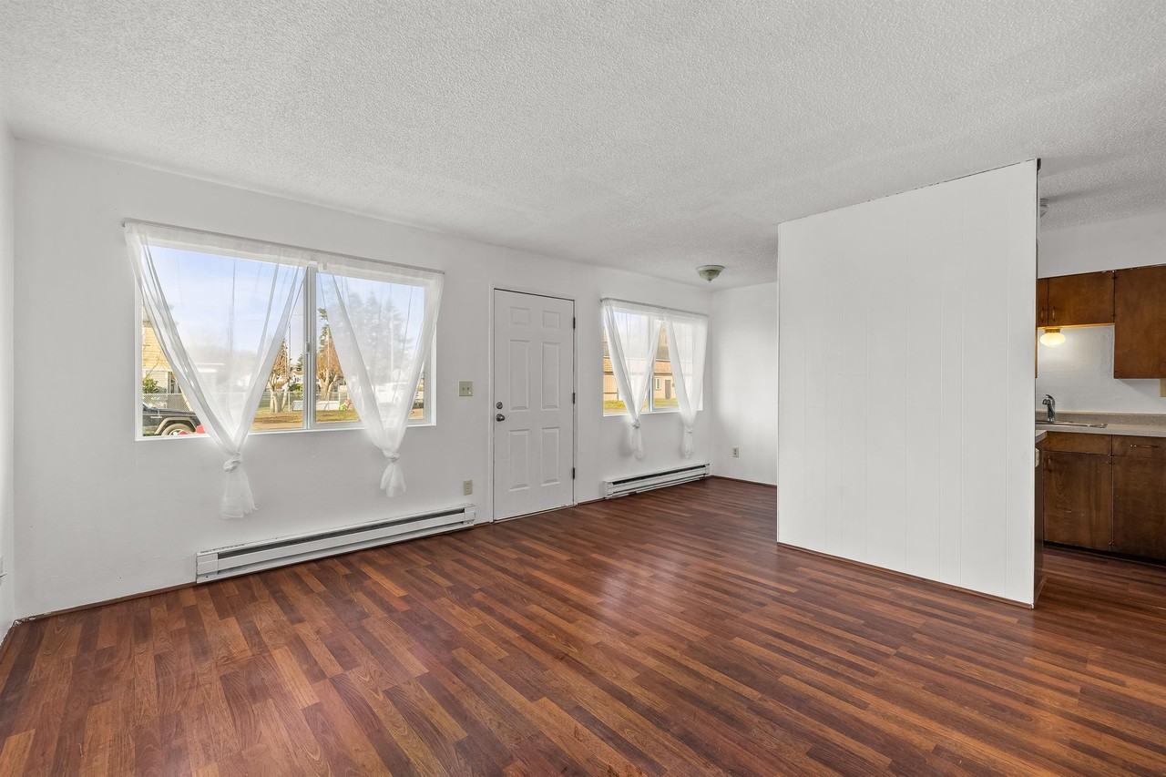 505 24th St - Photo 4 of 10