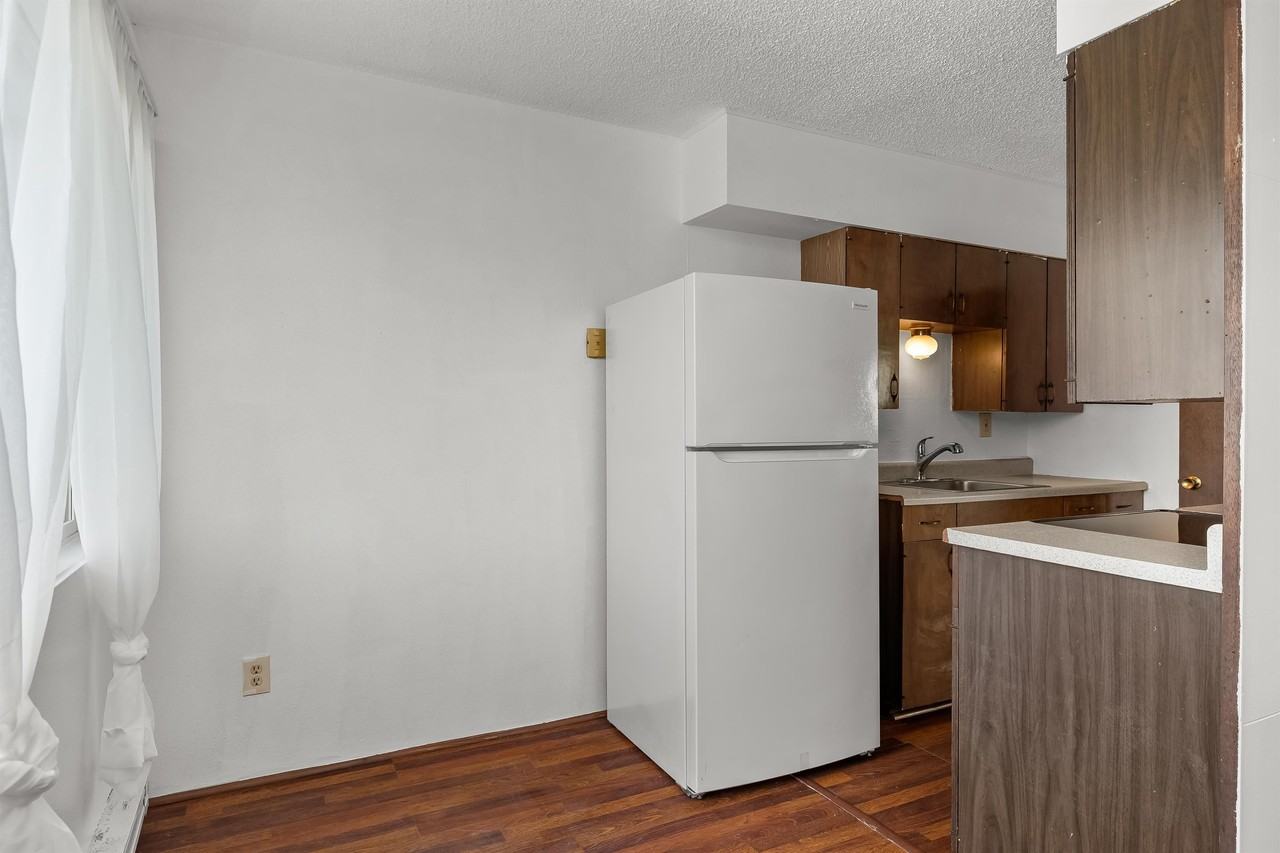 505 24th St - Photo 6 of 10