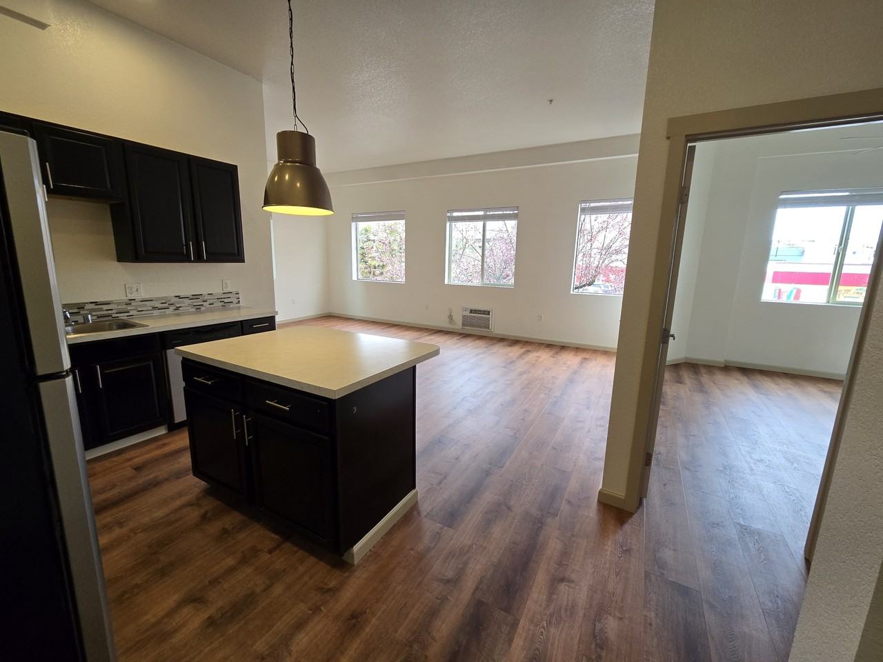 404 Legion Way Southeast - Photo 2 of 7