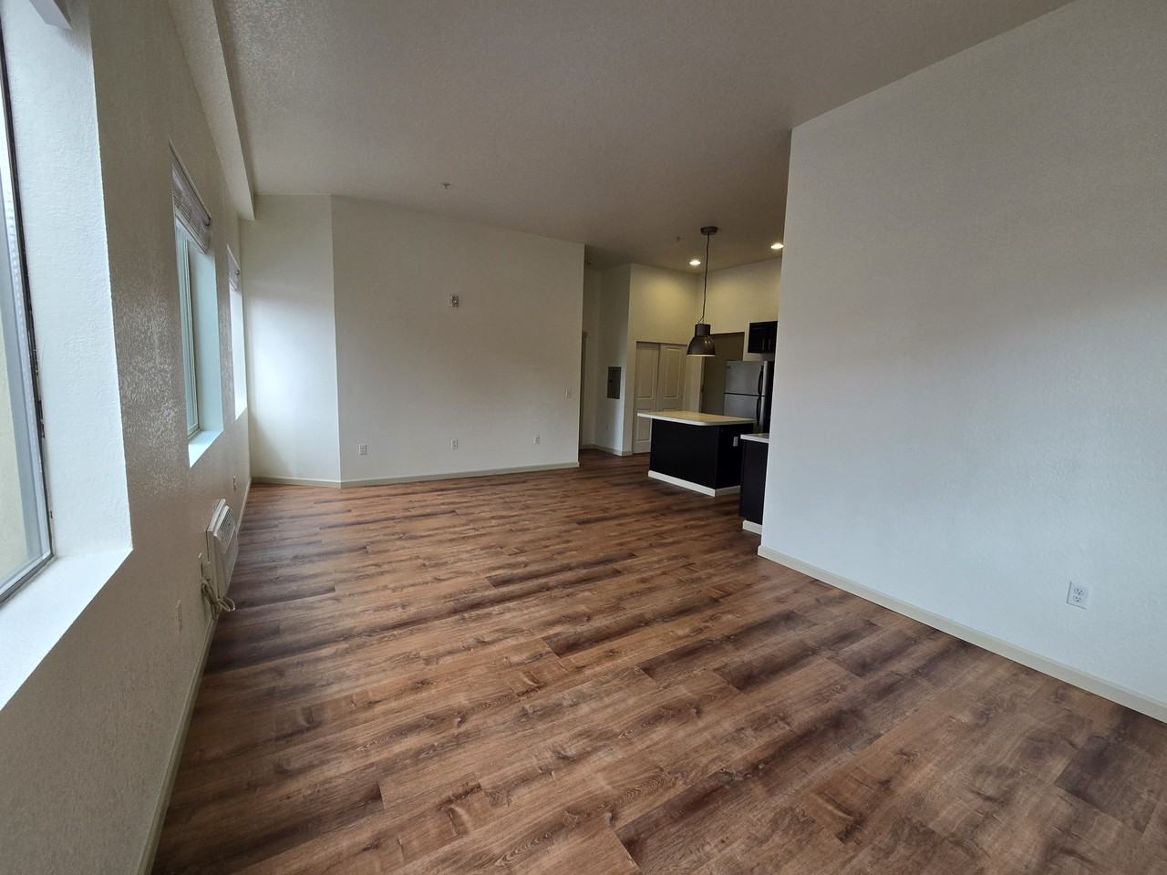 404 Legion Way Southeast - Photo 3 of 7