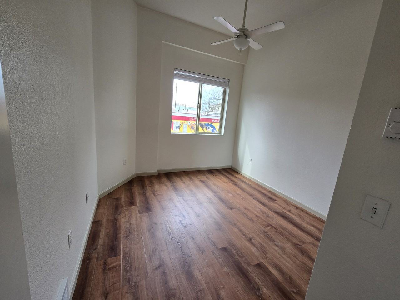 404 Legion Way Southeast - Photo 6 of 7