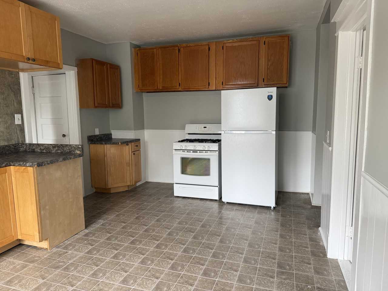 72 Clinton Street - Photo 5 of 9