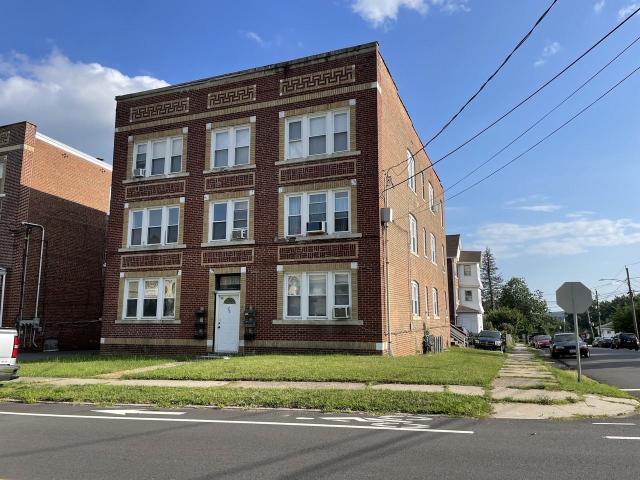 72 Clinton Street - Photo 7 of 9