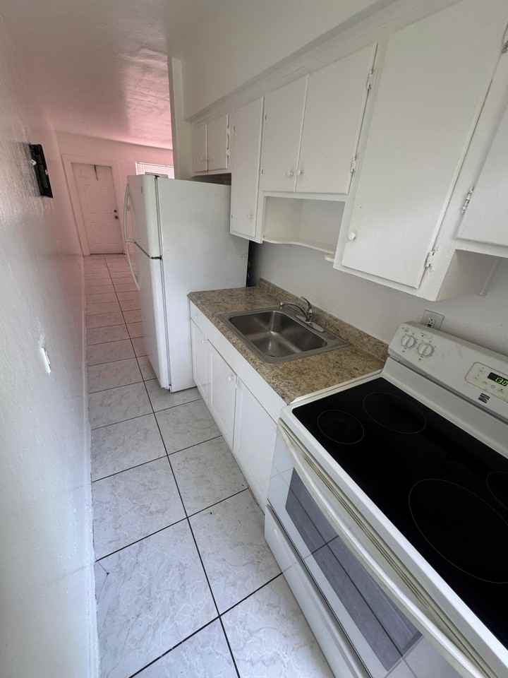 2451 NW 13 CT LLC - Photo 3 of 15