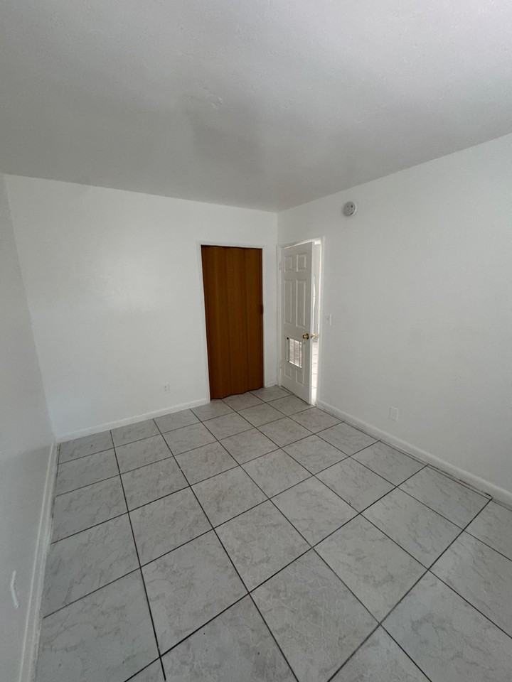 2451 NW 13 CT LLC - Photo 4 of 15