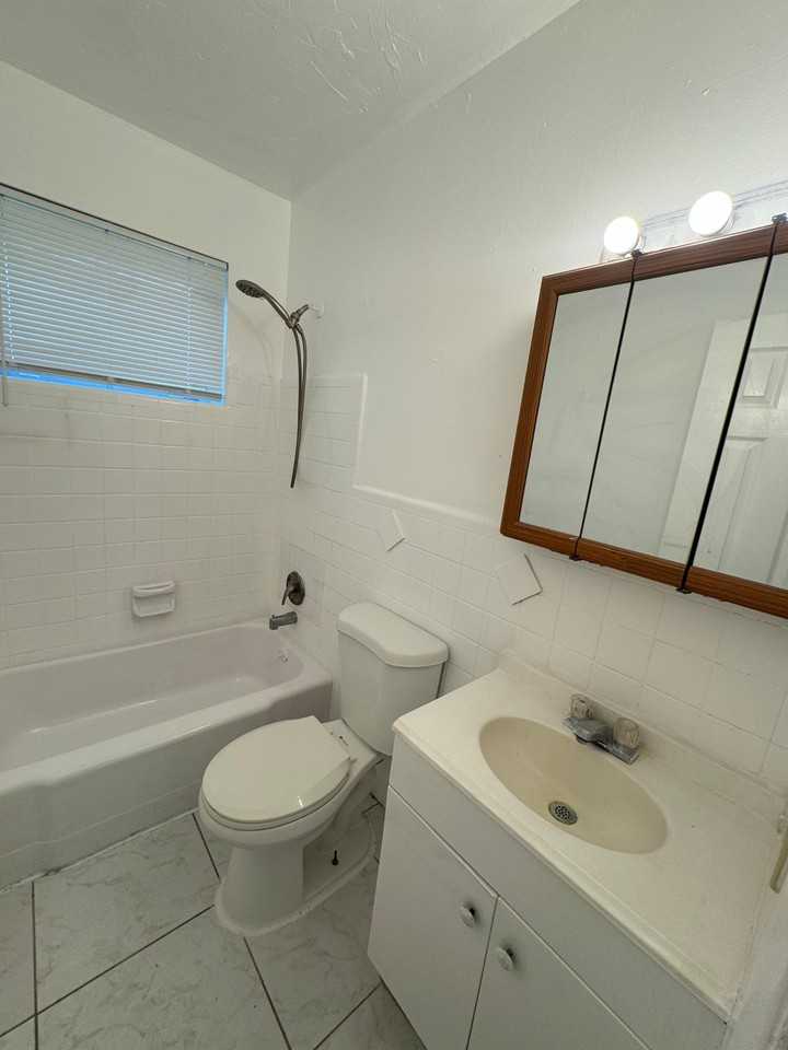 2451 NW 13 CT LLC - Photo 5 of 15