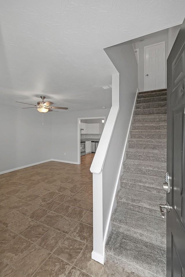 134 Point Place Drive - Photo 3 of 27