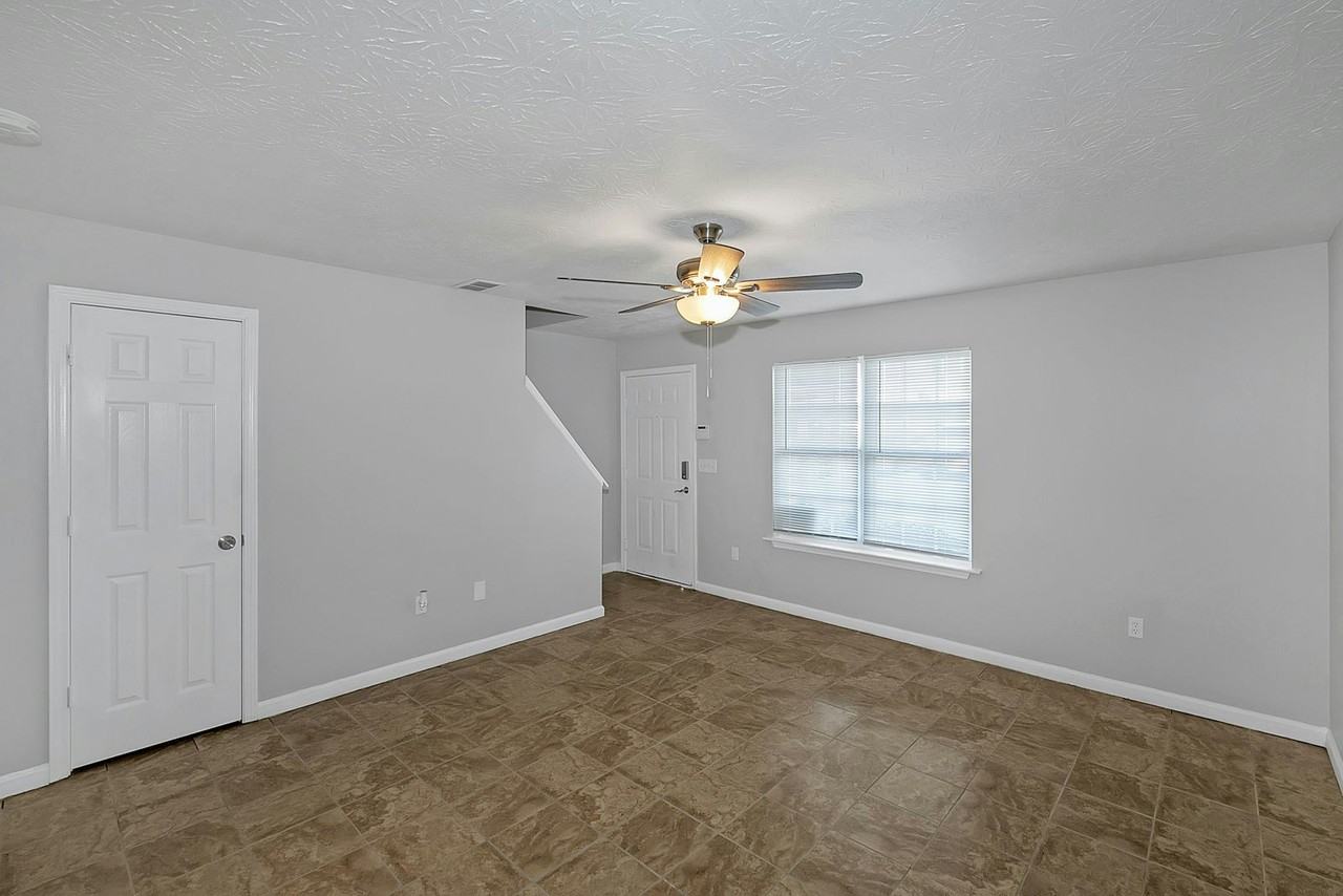 134 Point Place Drive - Photo 2 of 50