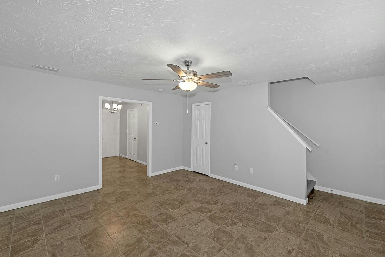 134 Point Place Drive - Photo 3 of 50
