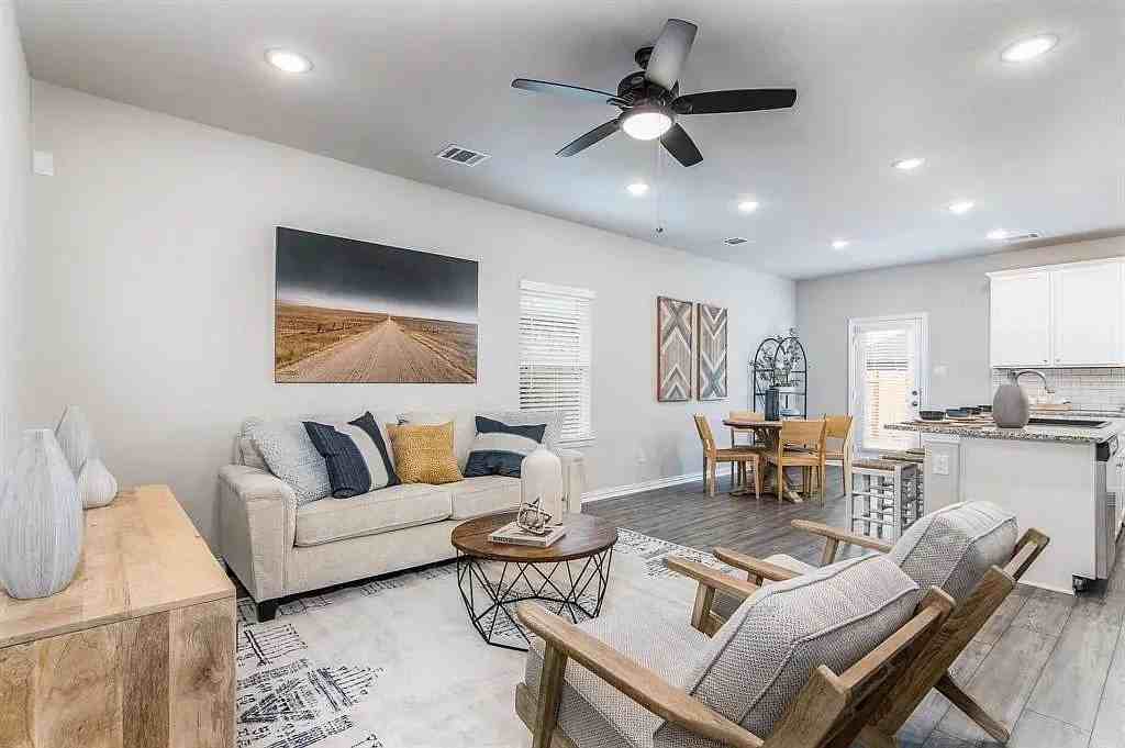 27035 Beacon Glen drive - Photo 3 of 11