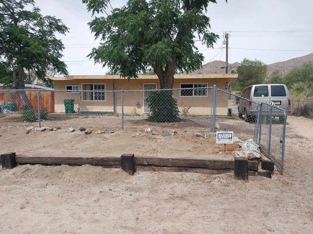 11010 Knobb Ave - Photo 3 of 4