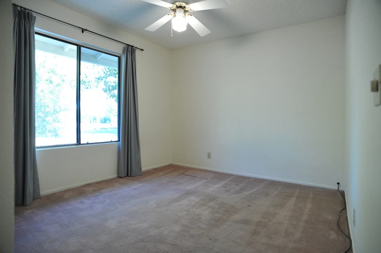 12755 Landmark Ave - Photo 3 of 12