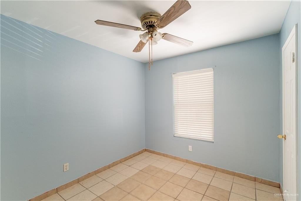 228 E Saint John Dr - Photo 7 of 15