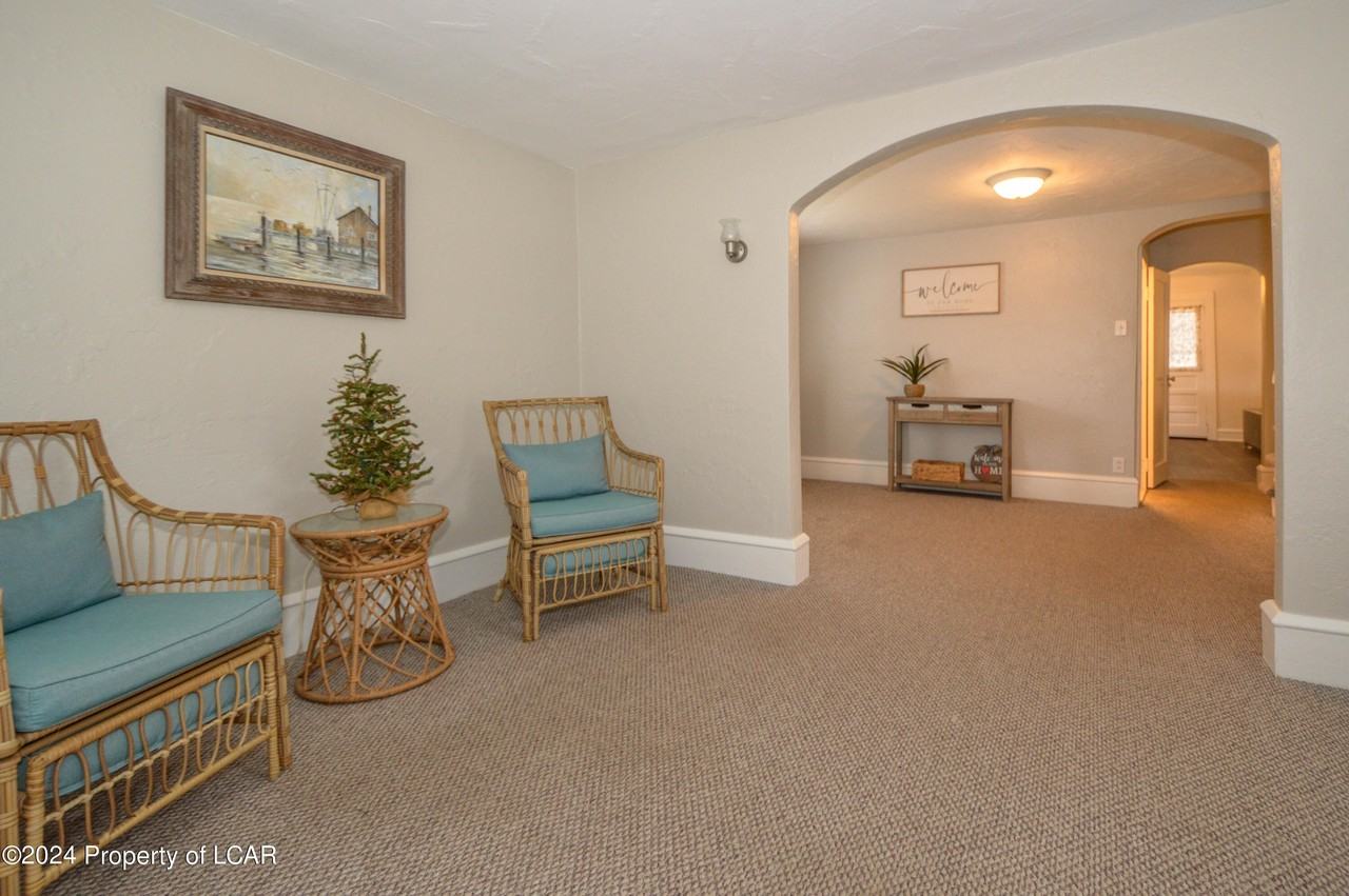 8 Garfield St - Photo 3 of 20