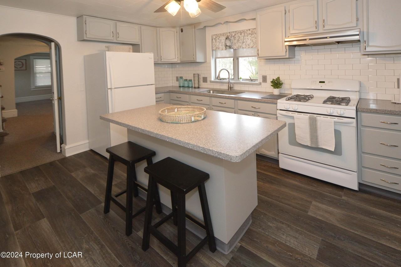 8 Garfield St - Photo 4 of 20