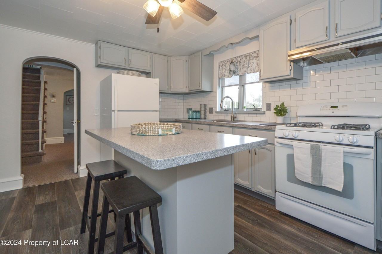 8 Garfield St - Photo 5 of 20