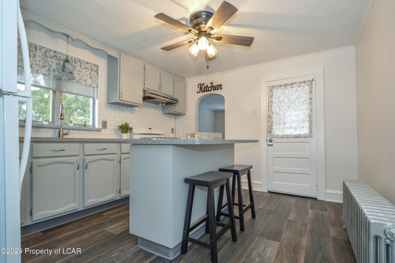 8 Garfield St - Photo 7 of 20