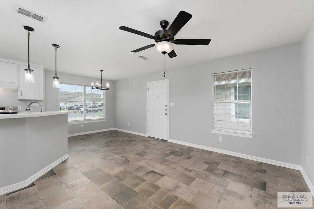 2218 Multi National - Photo 3 of 16