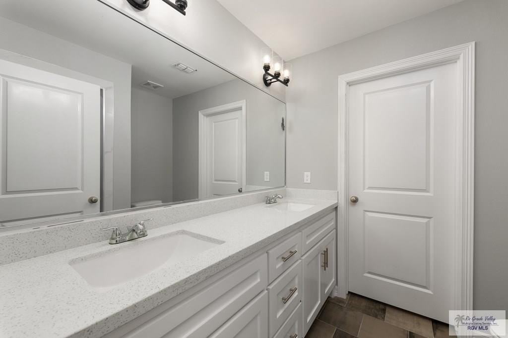 2218 Multi National - Photo 7 of 16